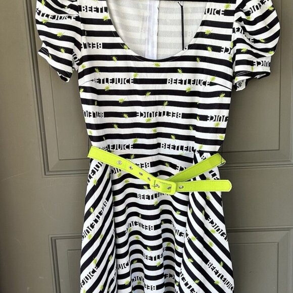 Huge Closet Sale, Lowest prices of the Year!! Make an offer! - Picture 2 of 10